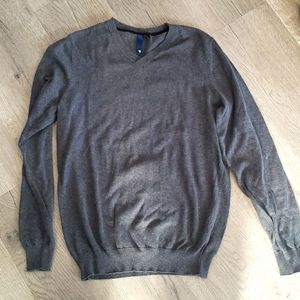 Classic V Neck Sweater